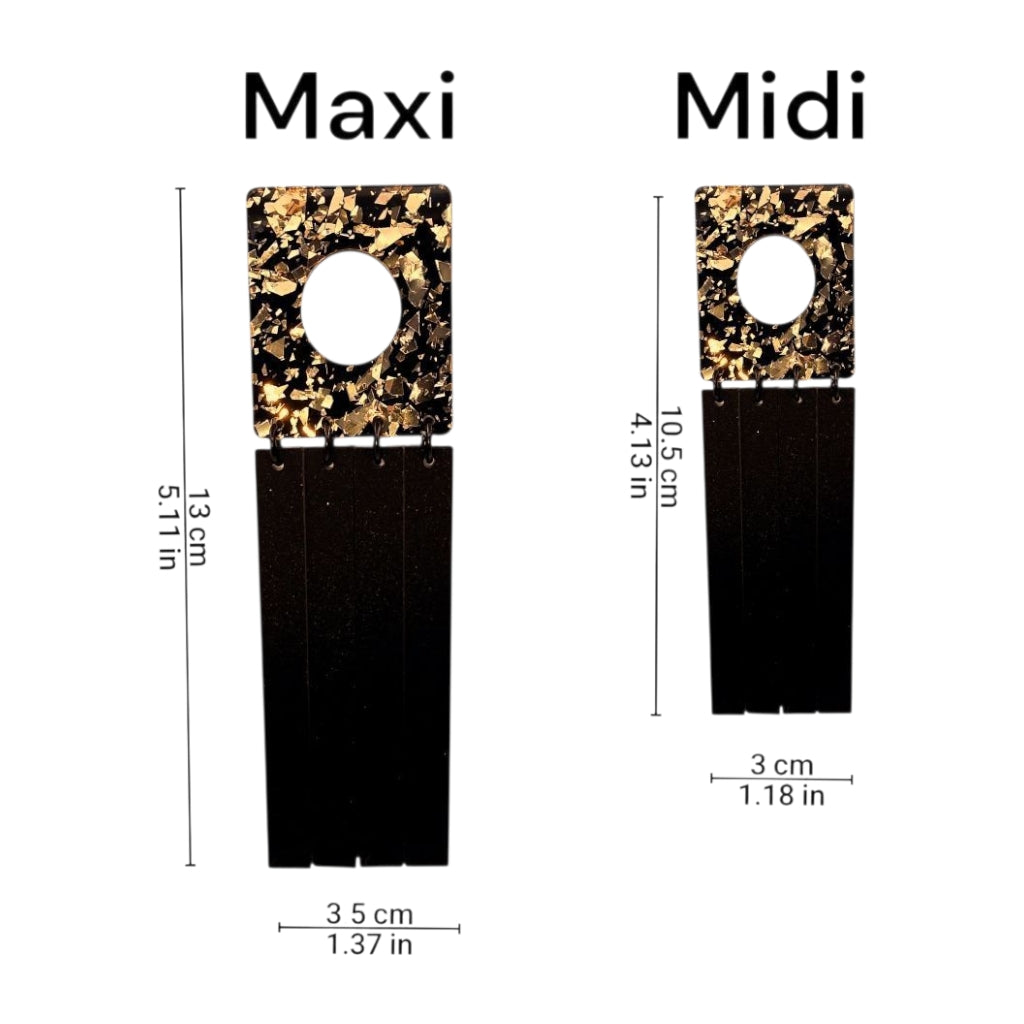 Brincos geométricos pretos e dourados com base quadrada e tiras pendentes, mostrando medidas em centímetros e polegadas