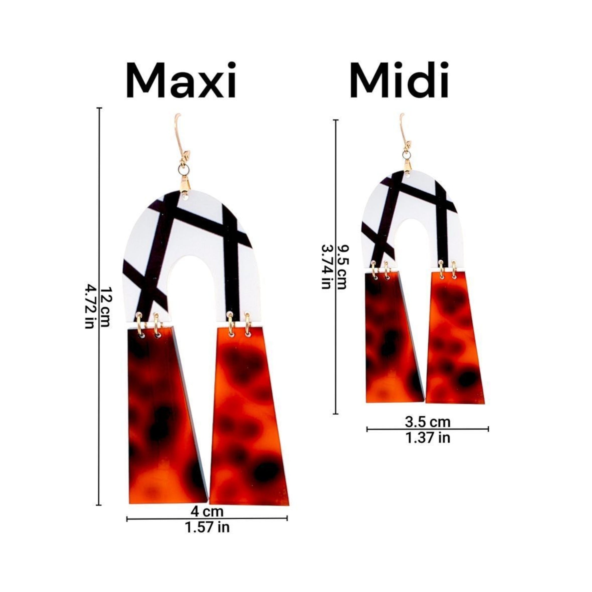 Brincos geométricos com detalhe em tartaruga e base branca mostrando medidas em centímetros e polegadas